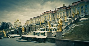 Большой дворец Петергофа в наши дни. Фотография 2011 года