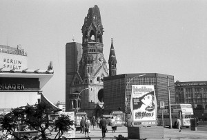 Гедехтнискирхе после реконструкции. Фотография Вилли Прагера. 1965 год