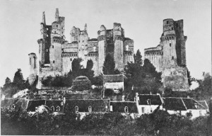 Замок Пьерфон до реставрации. Фотография 1855 года