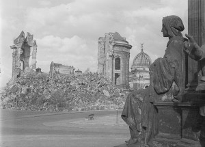 Руины Фрауэнкирхе. Фотография 1945 года-2