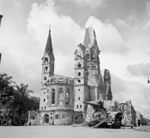 Фотография сержанта С. Х. Хьюитта. 1945 год
